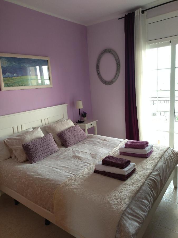Sunny Holiday Home Creixell Bagian luar foto