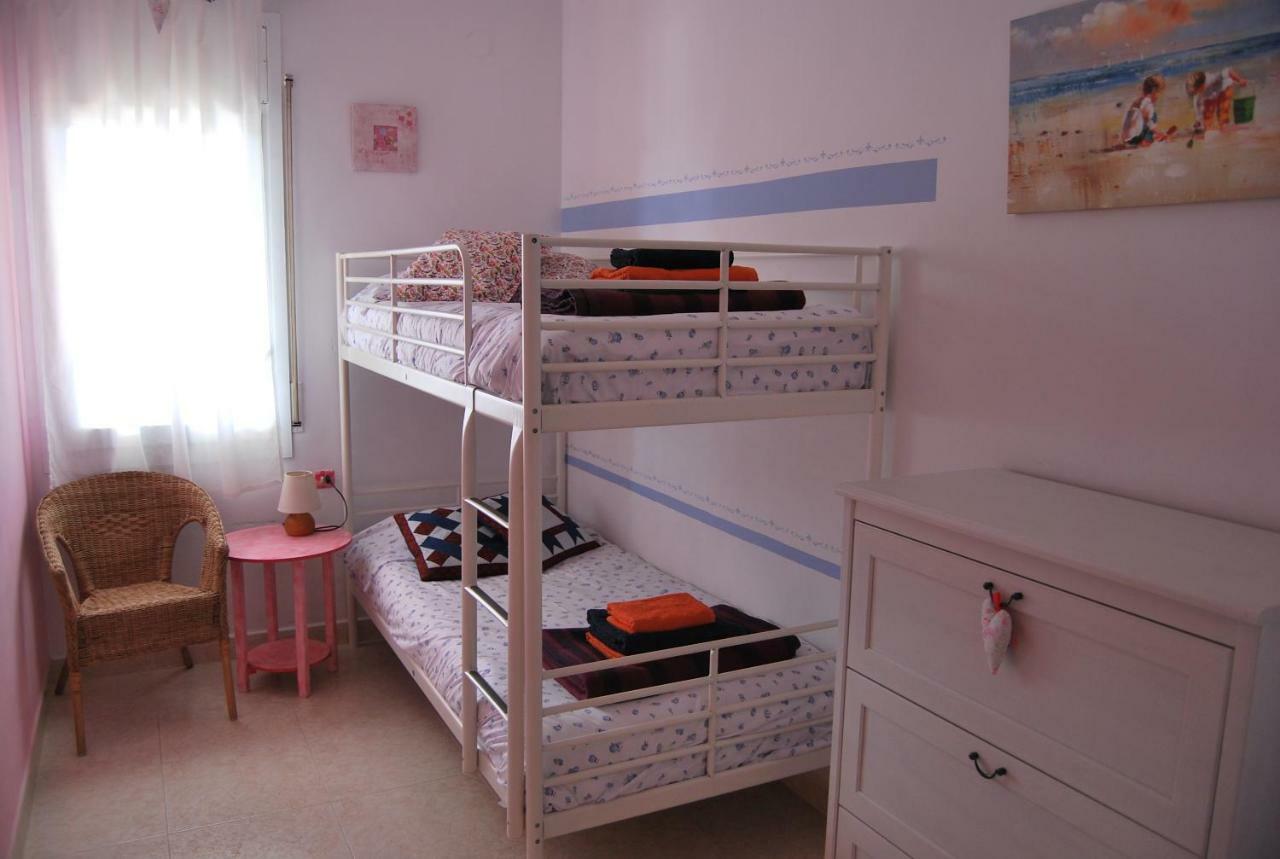 Sunny Holiday Home Creixell Bagian luar foto